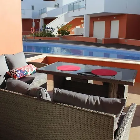 Lejlighed Burguna Apartment, 500m From