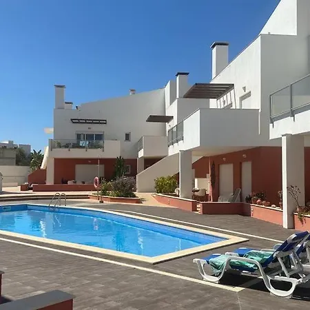 Burguna Apartment, 500m From Lejlighed *