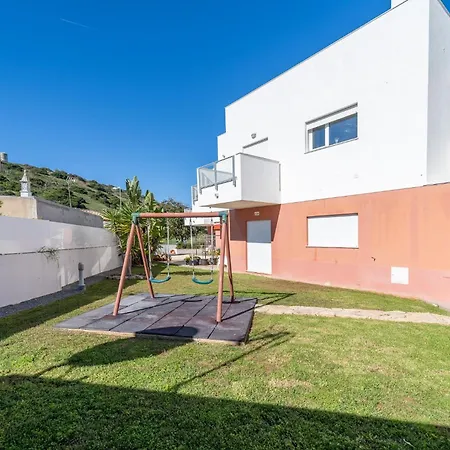 Burguna Apartment, 500m From Lejlighed